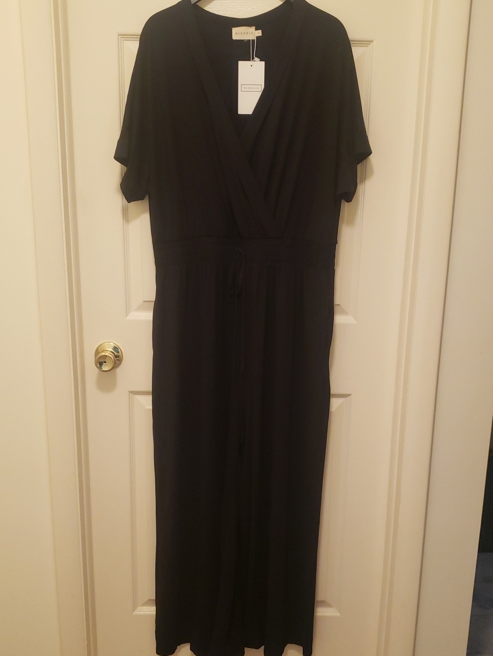 ninexis Short Sleeve Black Jumpsuit, Size 1X NWT.